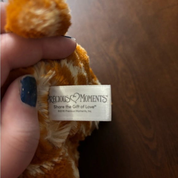 Precious Moments Orange and White Giraffe Plush - Picture 7 of 7